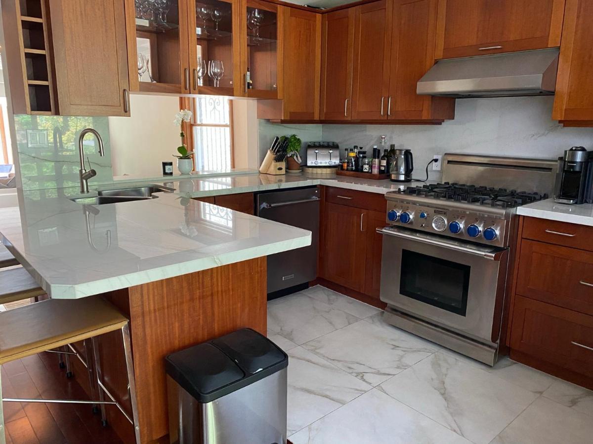 Superb Beach Home:Heated Pool-Hot Tub Open 365Days Toronto Exterior photo